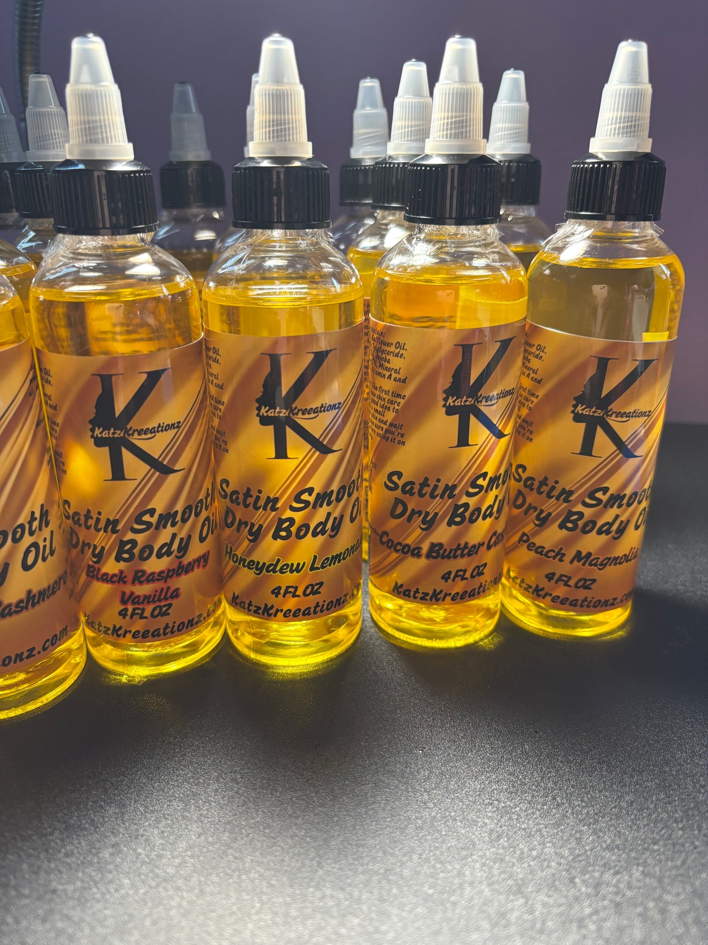 Lightweight Hydrating Dry Body Oil – Nourishing, Non-Greasy Glow