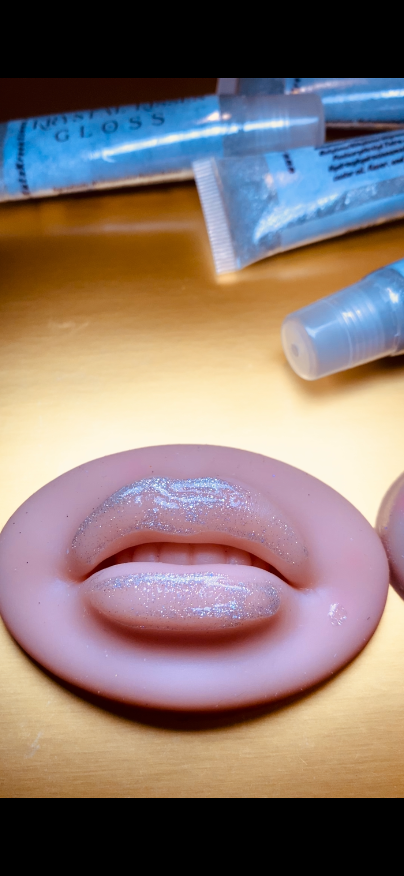 Krystal Kisses Gloss